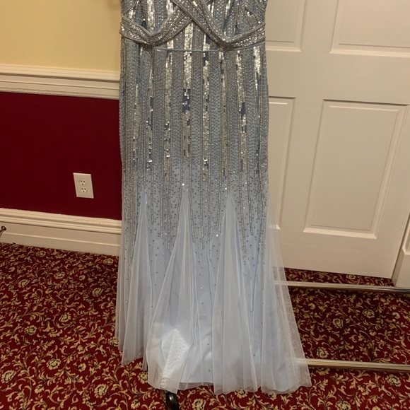 Beautiful Aidan Mattox gown-Size 12. Worn Once! - Picture 2 of 4